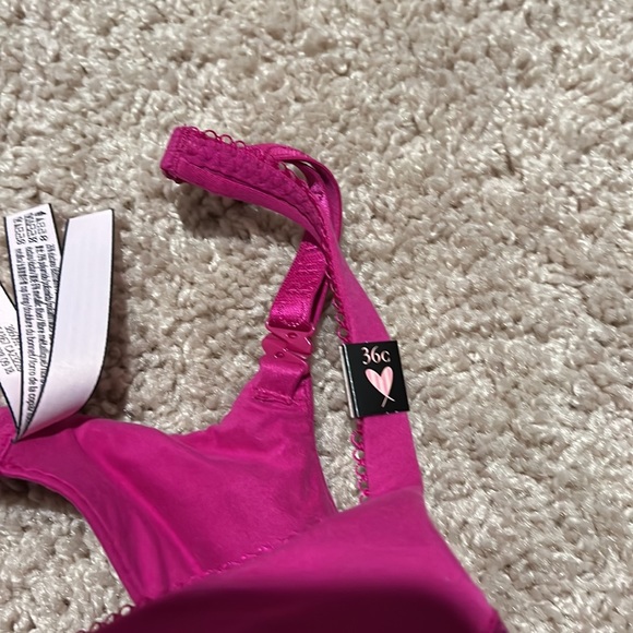 NWT Victoria’s Secret bra - Picture 2 of 3